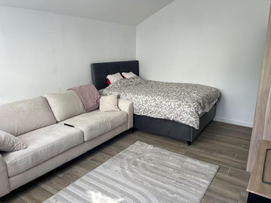 Maisonnette Avec Terrasse Avec Spa Privatif Lutterbach Bagian luar foto